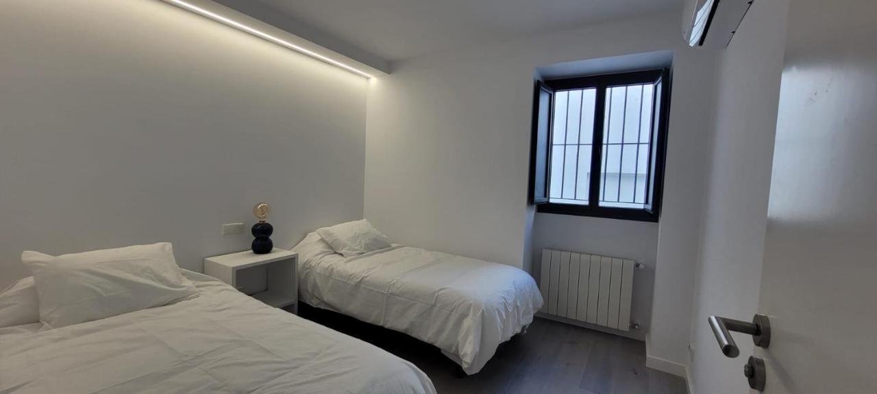 Cozy & Modern Apartment Hombre De Piedra 세비야 외부 사진